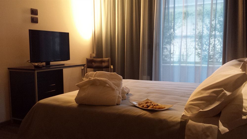 Hotel San Giorgio Річчоне Екстер'єр фото